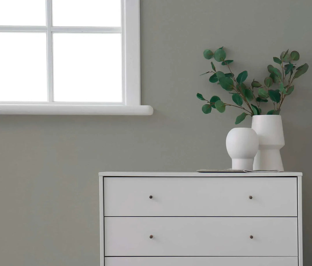 Vienkrāsainas matētas tapetes viesistabai zaļos toņos - 1373500 AS Creation