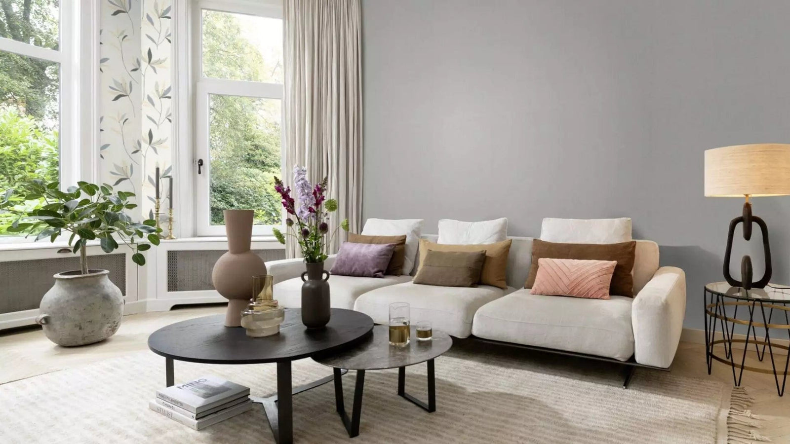 Vienkrāsainas tapetes viesistabai gaiši pelēkā krāsā, 633733 RASCH