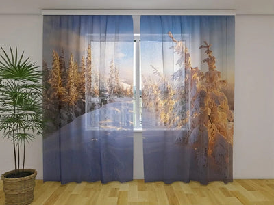 Christmas curtains that will delight both big and small Tapetenshop.lv