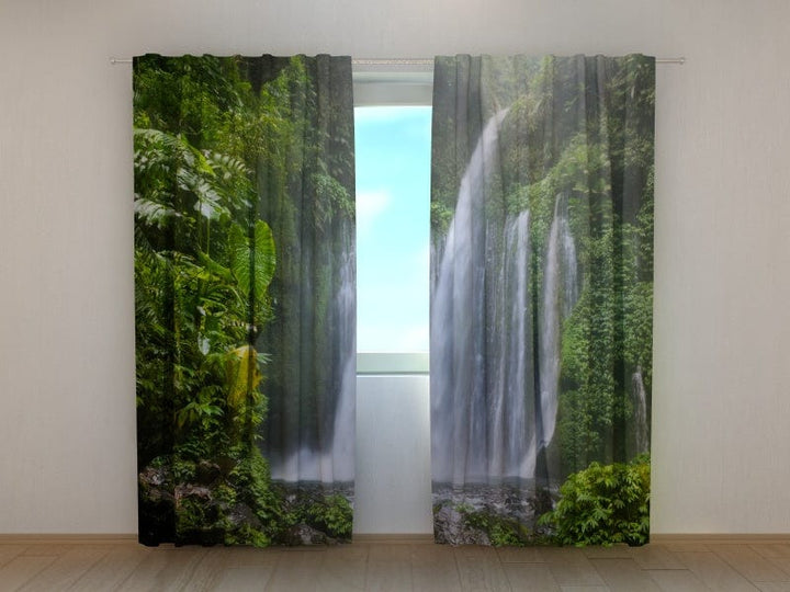 Nakts aizkari guļamistabai - Ūdenskritums Indonēzijā 180 x 140 cm (2x  90x140 cm) / SCREEN Tapetenshop.lv