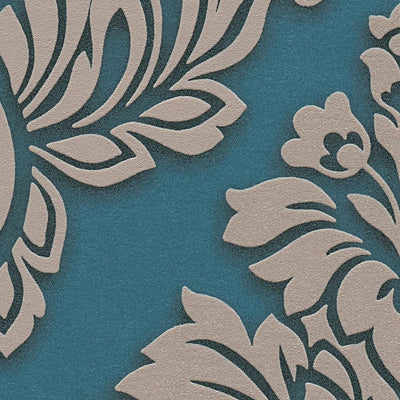 Baroka stila tapešu ornamenti ar mirdzuma efektu - zilā krāsā 1320531 AS Creation