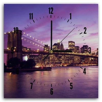 Dekoratīvais sienas pulkstenis ar Ņujorkas nakts skatu Home Trends