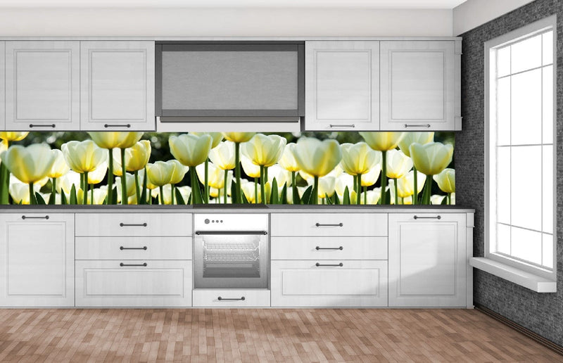 Fototapetes virtuvei ar lamināciju, pašlīmējošas plēve un flizelīns - Baltas tulpes (350x60 cm) Art4home