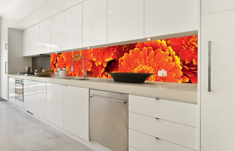 Fototapetes virtuvei ar lamināciju, pašlīmējošas plēve un flizelīns - Gerberas (350x60 cm) Art4home