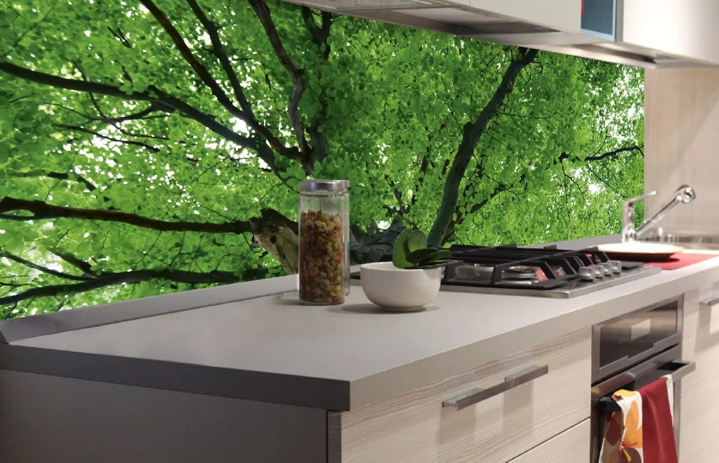 Pašlīmējošas fototapetes virtuvei - Koku galotnes  (180x60 cm) Art4home