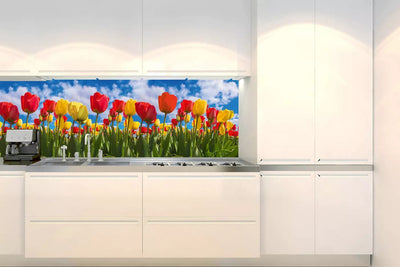 Fototapetes virtuvei ar lamināciju, pašlīmējošas plēve un flizelīns - Tulpju lauks (180x60 cm) Art4home