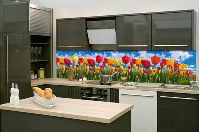 Fototapetes virtuvei ar lamināciju, pašlīmējošas plēve un flizelīns - Tulpju lauks (260x60 cm) Art4home