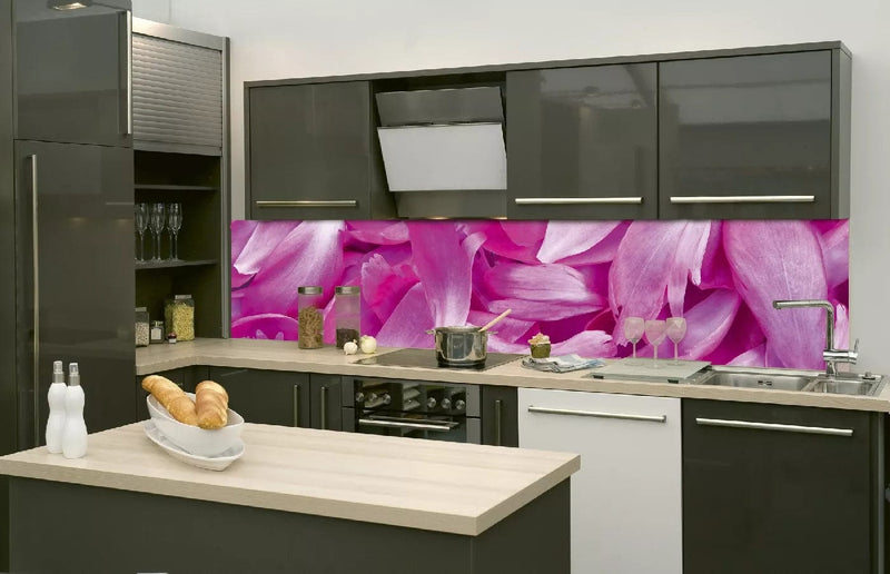 Fototapetes virtuvei ar lamināciju, pašlīmējošas plēve un flizelīns - Violetās ziedlapiņas  (260x60 cm) Art4home