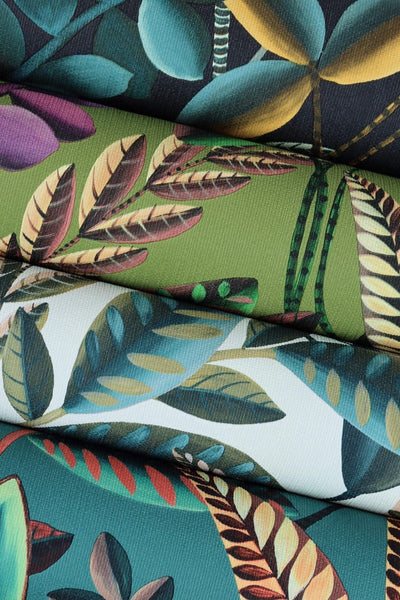 Tapetes ar eksotiskām lapām zaļos toņos uz tekstilā faktūras, 1664223 RASCH
