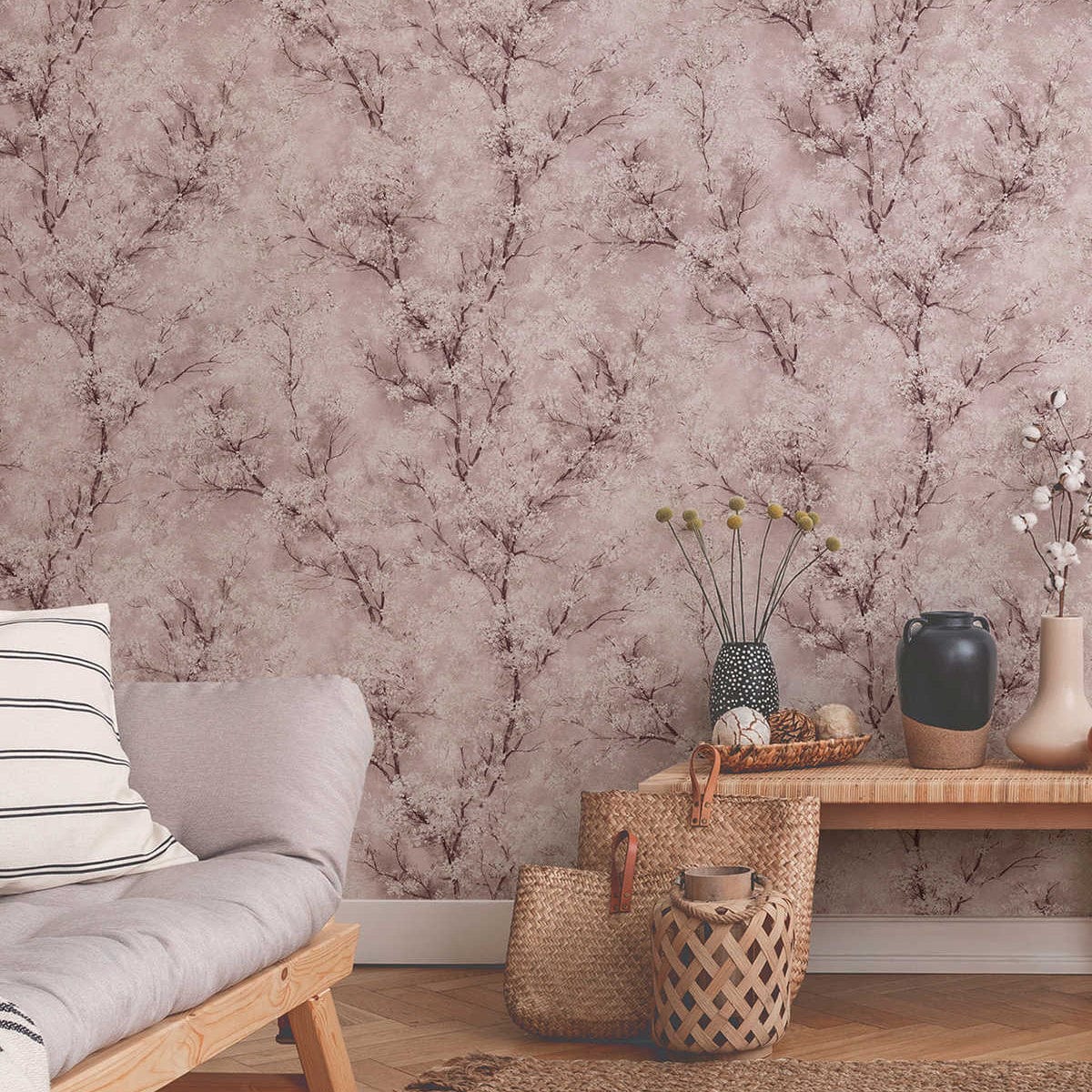 Tapetes ar ķiršu ziediem un mirdzuma efektu, rozā krāsā AS 374204 AS Creation