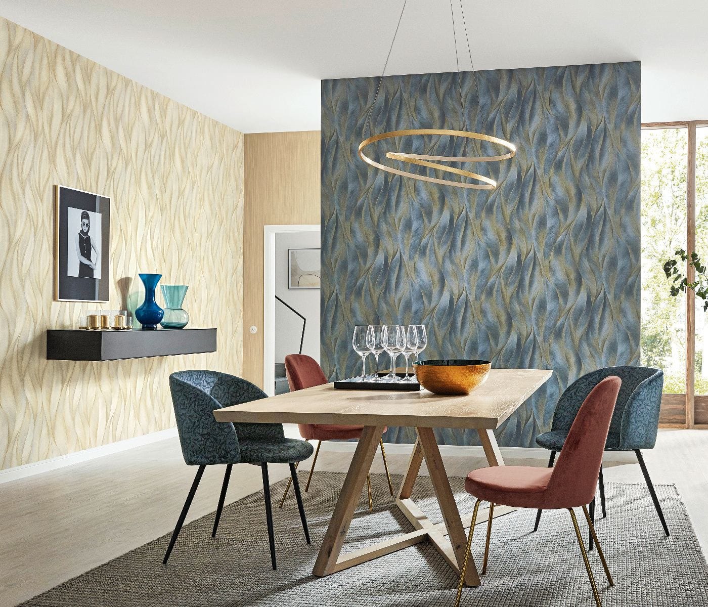 Tapetes ar maigi savijušām lapām zilā krāsā - 3676074 Erismann