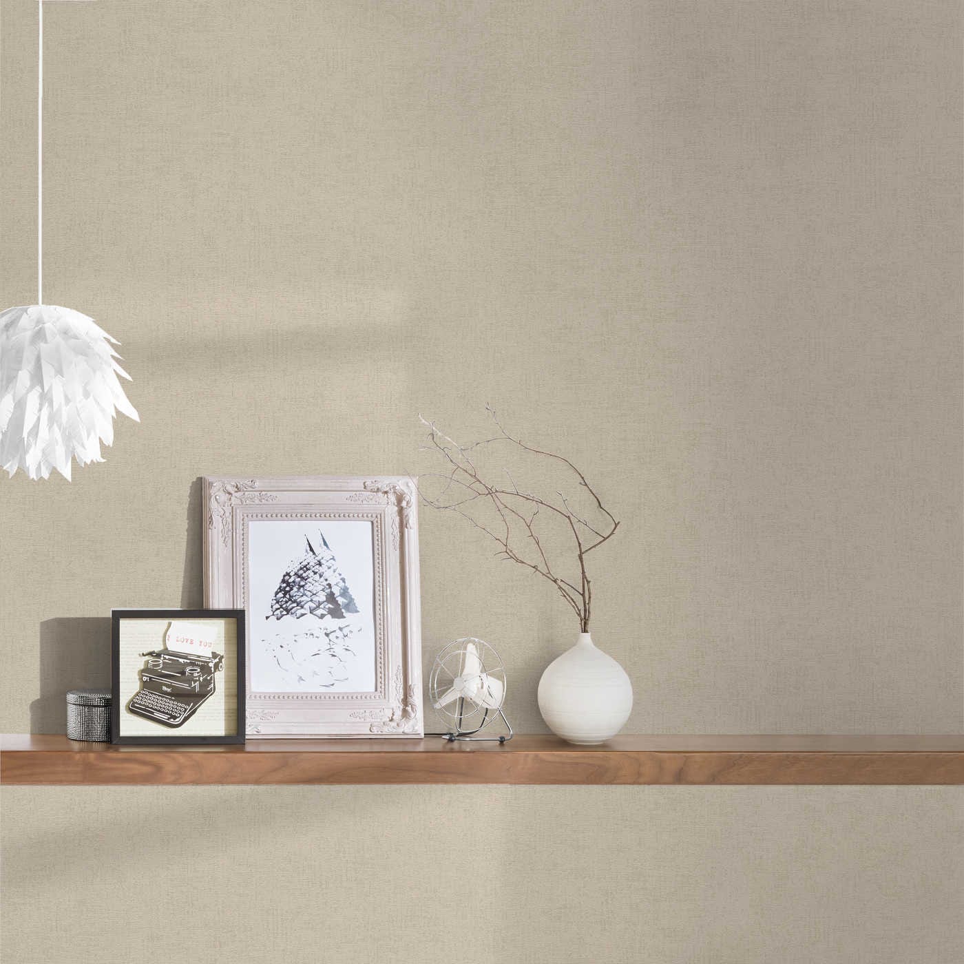 Tapetes ar struktūru un mirdzuma efektu - bēšas AS 381971 Tapetenshop.lv