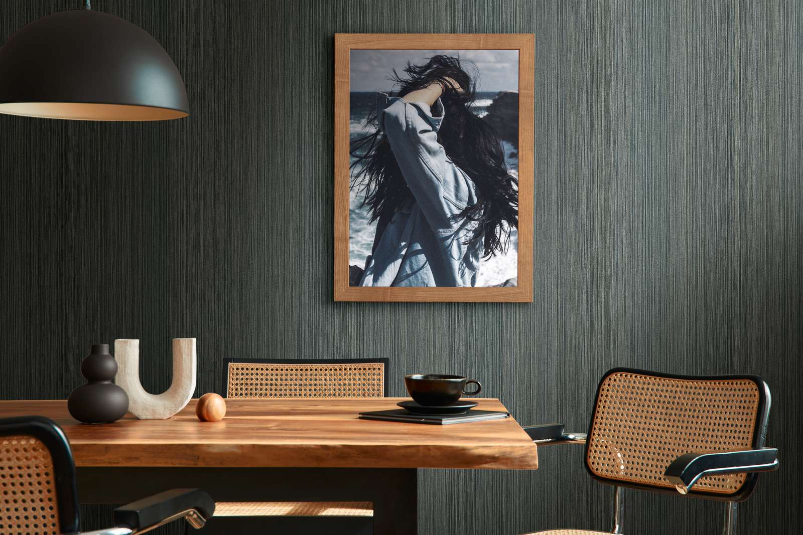 Tapetes ar tekstildizainu un līnijveida efektu melnā krāsā, 388191 AS Creation