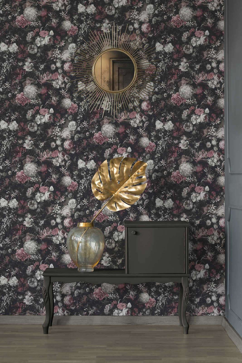 Tapetes ar vintāžas dizainu un daudzkrāsainiem ziediem uz melna fona, 1350030 Tapetenshop.lv