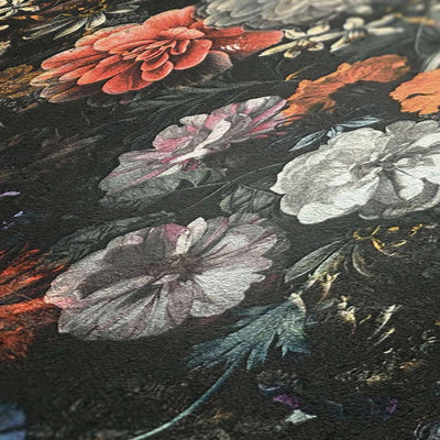 Tapetes ar vintāžas dizainu un daudzkrāsainiem ziediem uz tumša fona, 1350027 Tapetenshop.lv