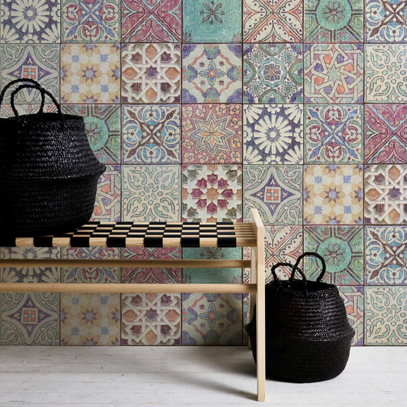 Daudzkrāsainas tapetes ar nacionāliem ornamentiem AS Creation 36205-1 AS Creation