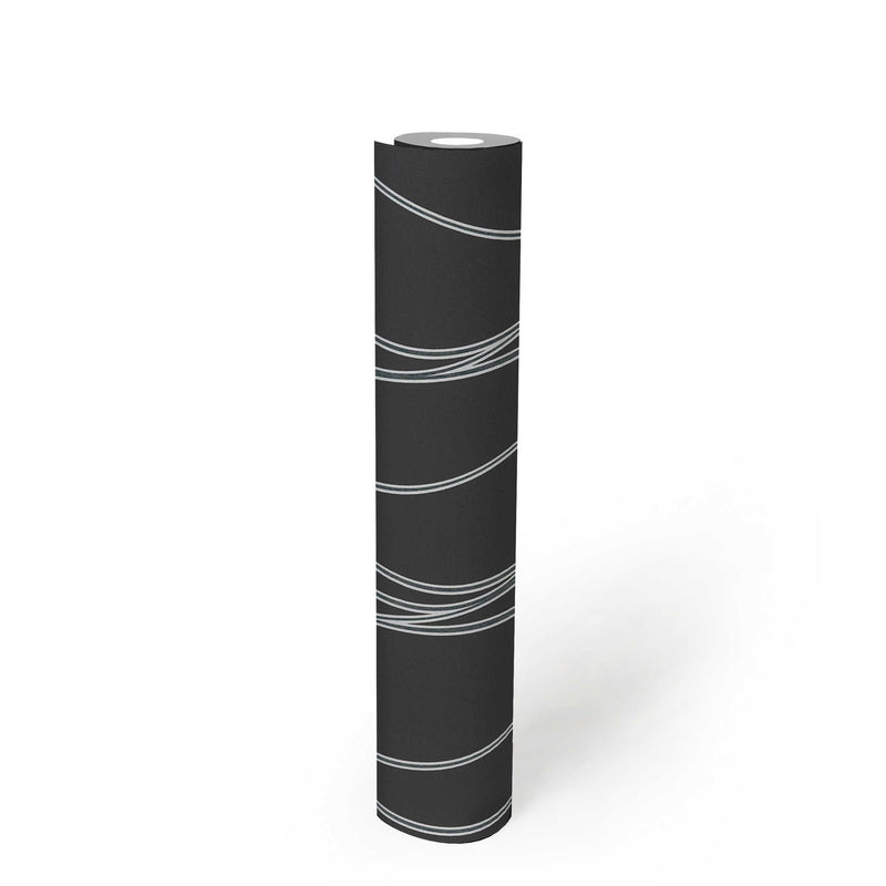 Tapetes melnā krāsā ar gaišam viļņotam vertikālam līnijam, 1325174 AS Creation