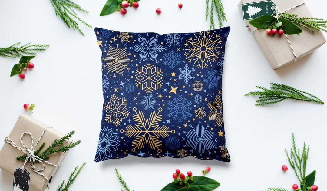Dekoratīvas velūra spilvendrānas - Ziemas elegance, zilā un zeltā krāsā G-art